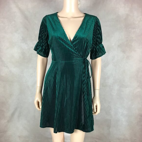 AQUA Green Velvet Striped Wrap Dress NWT XS - Picture 8 of 8